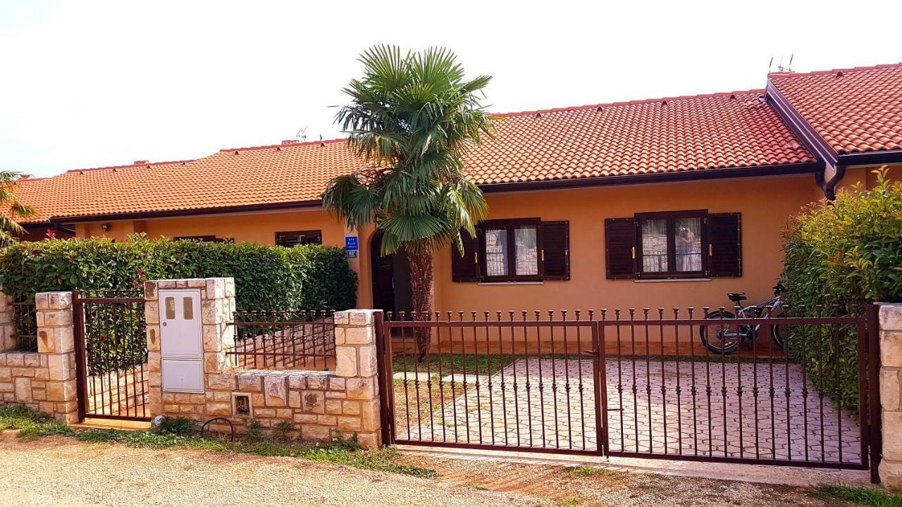 Holiday Home Marina Kastelir Ngoại thất bức ảnh